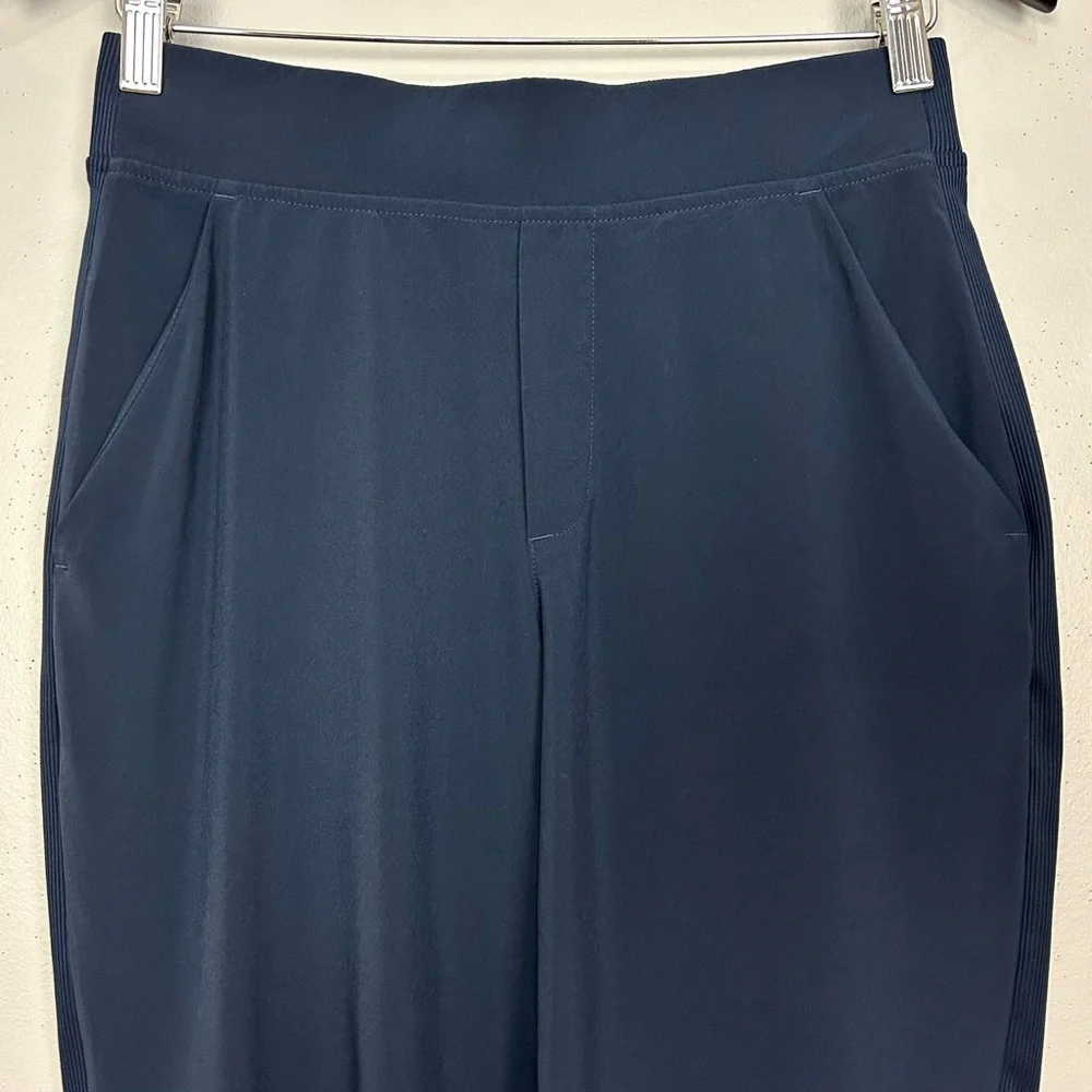 Athleta Brooklyn Ankle Pants Women’s Size 4 Pull On Lightweight Travel Pockets